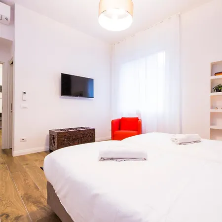 Joivy Elegant Flats In The Centre Of *